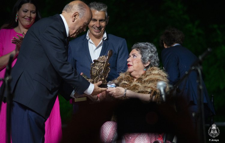 Un emocionado Potaje Gitano se rindió a María Jiménez [GALERÍA, VÍDEO Y AUDIOS]