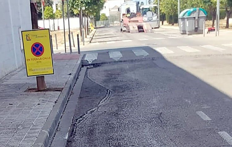 El PP denuncia que el asfaltado de calles de Utrera comenzó «sin documentación» porque «el PSOE pidió el favor» a la empresa