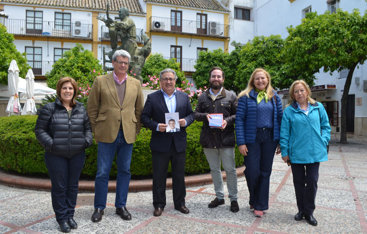 Juan Ignacio Zoido y Ricardo Tardo piden en Utrera que «se olviden las ideologías y se vote al PP por la unidad de España»