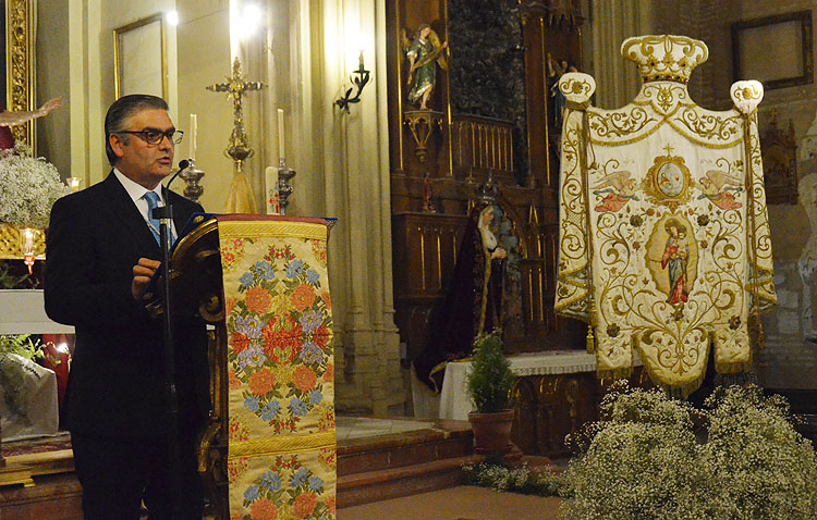 José Manuel Aguilar desgrana los misterios del rosario en un pregón de las Glorias de María de marcado corte religioso e histórico (IMÁGENES Y AUDIO)