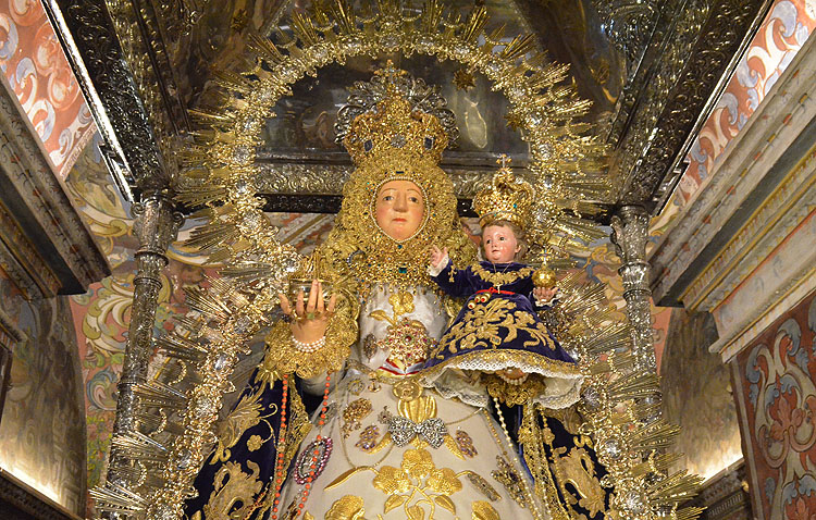 La hermandad de la patrona de Utrera alerta de una pedida de dinero fraudulenta «para restaurar las manos» de la Virgen de Consolación