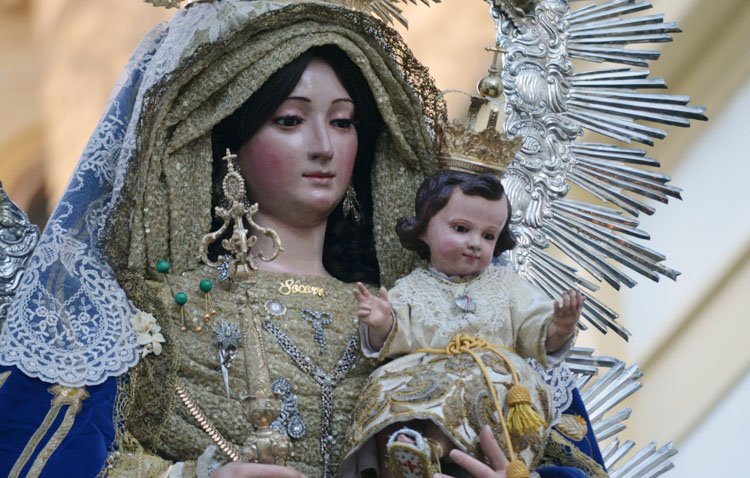 La Virgen del Socorro recorre este domingo las calles de Utrera en procesión