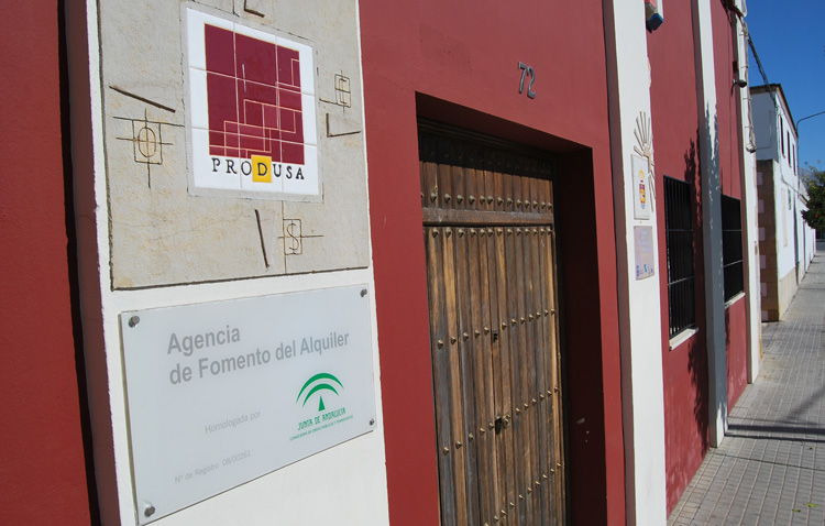Cientos de títulos, «olvidados» por sus dueños durante 30 en la antigua sede de Produsa