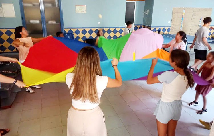 Una treintena de chavales del proyecto ‘Oberti’ disfrutan de una especial escuela de verano