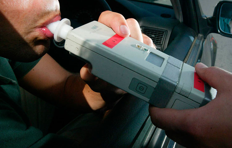 Media decena de positivos por alcohol y drogas al volante en Utrera en una semana