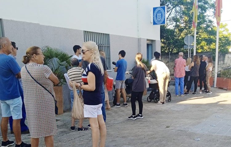 El PSOE alerta de las «quejas» por la tramitación del DNI en Utrera y acusa al PP de «no ejecutar» las obras de la nueva oficina