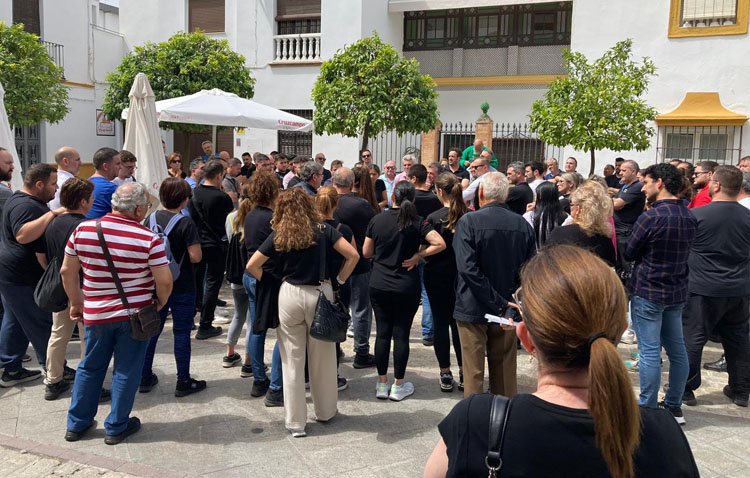 El PSOE reclama al alcalde «que escuche a los hosteleros y deje de poner trabas a los autónomos»