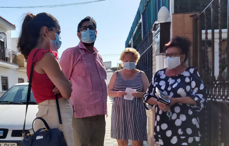El PSOE visita La Gordilla y Los Dolores para anunciar la reforma de las plazas de ambas barriadas utreranas