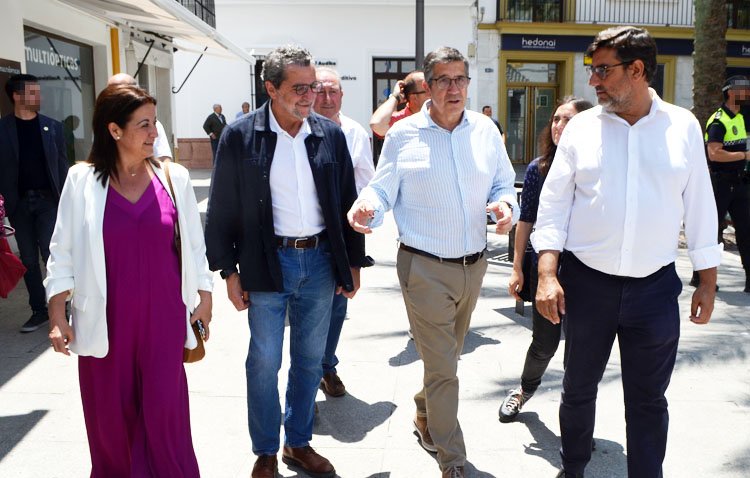 Patxi López defiende en Utrera la gestión de José María Villalobos, «el alcalde de la gente y con un proyecto para esta ciudad»