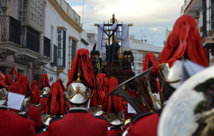 La Borriquita, la Oración en el Huerto y la Quinta Angustia estrenan una Semana Santa de visita a los templos en Utrera