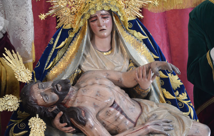 La Quinta Angustia celebra los cultos anuales al Cristo de la Caridad y a la Virgen de la Piedad