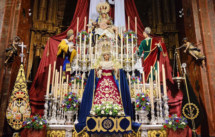 La hermandad de la Quinta Angustia celebra unos especiales cultos en honor al Cristo de la Caridad y a la Virgen de la Piedad