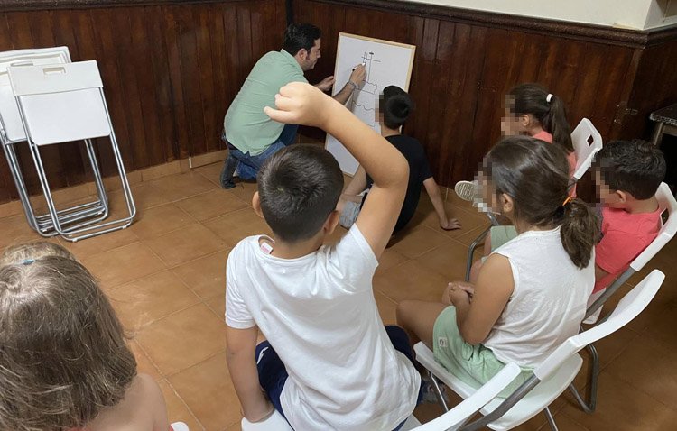 La hermandad de la Quinta Angustia organiza la segunda edición de su escuela de verano