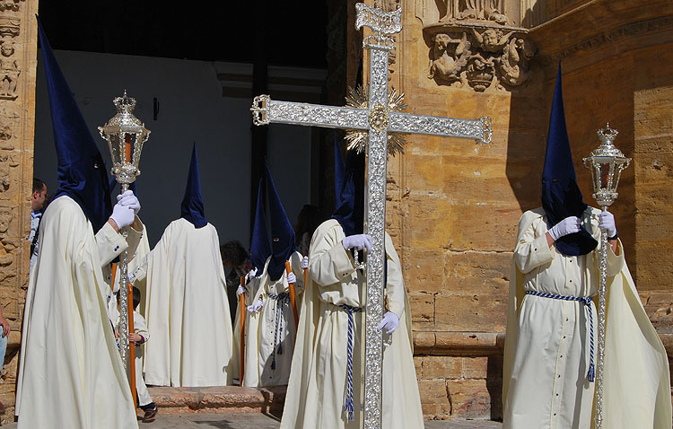 Las bandas del Sol de Sevilla y de la Vera-Cruz de Utrera abrirán el cortejo de la procesión extraordinaria de la Quinta Angustia
