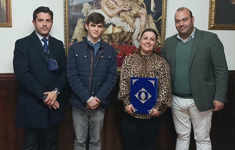Domingo de pregón juvenil en la hermandad de la Quinta Angustia de la mano de la utrerana Patricia Campos