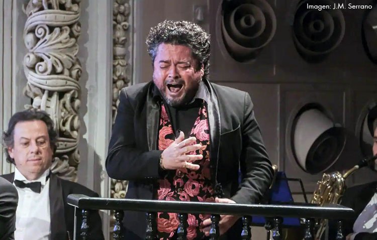 El cantaor Rafael de Utrera deslumbra en la exaltación de la saeta en Sevilla