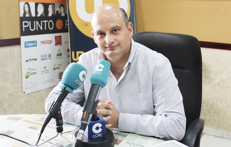 IU defiende en COPE Utrera (98.1 FM) su gestión de gobierno como aval ante estas elecciones municipales (AUDIO)