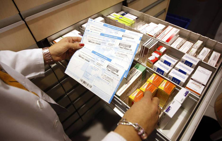 Piden cuatro años y medio de cárcel para un enfermero de Utrera acusado de robar 200 recetas para obtener anabolizantes