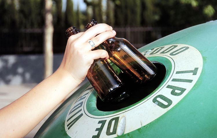 Los utreranos reciclaron más de 270 de vidrio en el primer trimestre del año, un 8,6% más que en 2016
