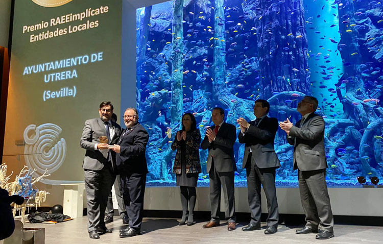 El Ayuntamiento de Utrera recibe un premio por el reciclaje de residuos de aparatos eléctricos y electrónicos