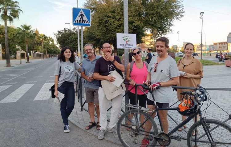 La Red de Utrera por el Clima reclama el «cierre total» del paseo de Consolación al tráfico rodado
