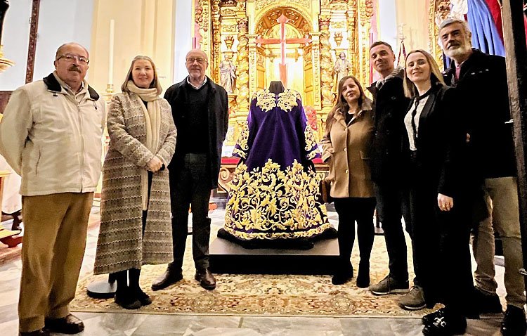 Una túnica bordada para el Redentor Cautivo, estreno destacado de esta Semana Santa en Utrera