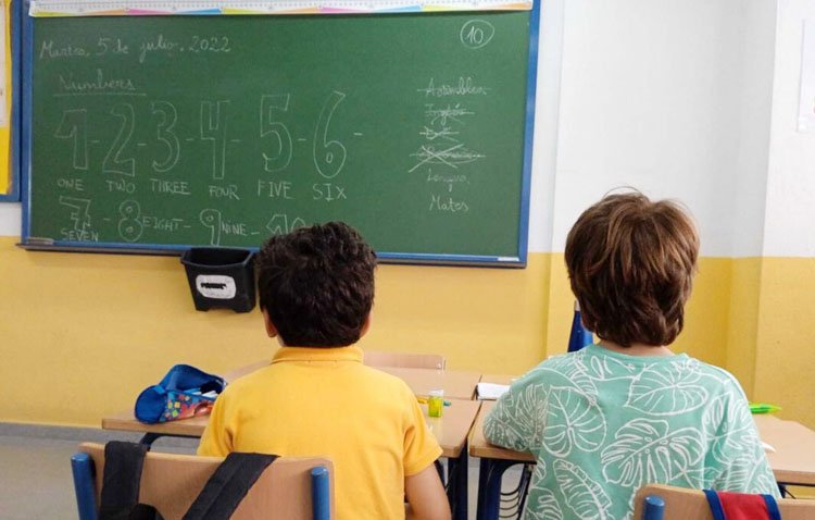 Dos colegios de Utrera abren sus puertas en verano al programa de refuerzo educativo en período estival