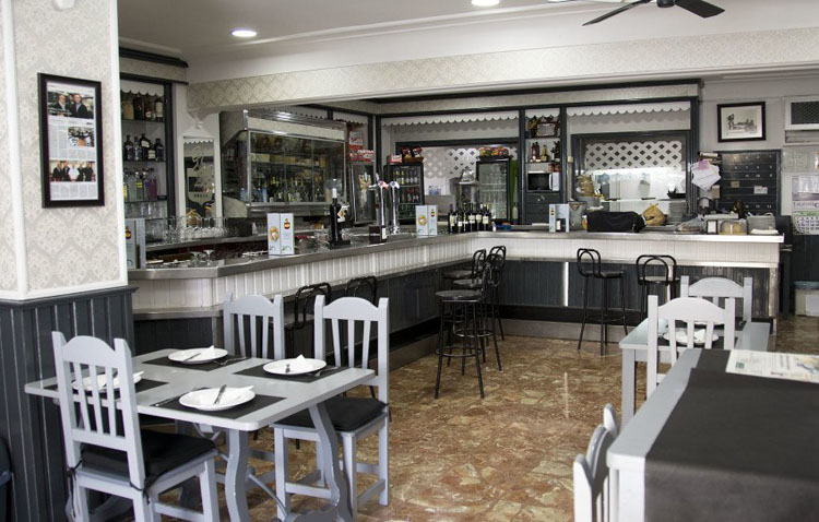 El restaurante «La Brasa» pone en marcha un servicio a domicilio para deleitar a los utreranos con sus platos