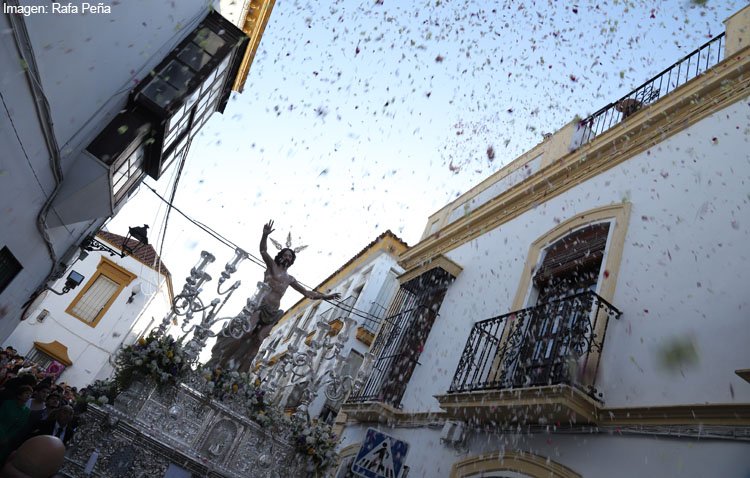 Sol de Pascua para Cristo Resucitado en Utrera [GALERÍA]