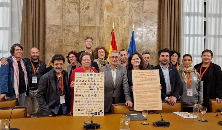 Tres entidades medioambientales de Utrera reclaman en el ministerio el despliegue de la ley de residuos para reutilizar los envases