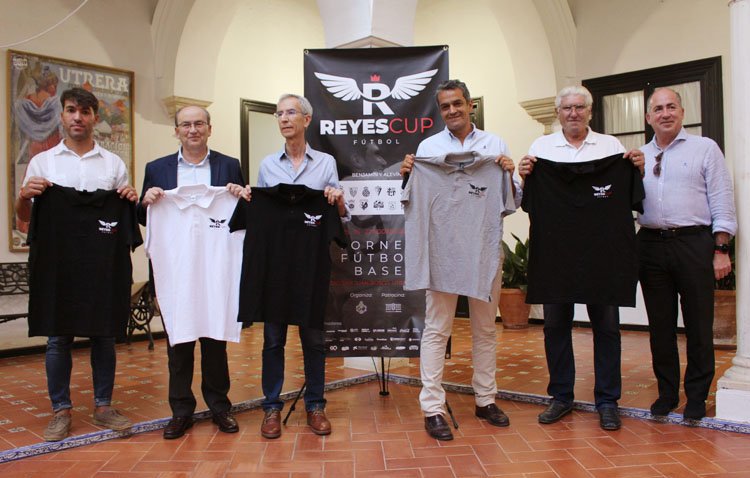 Casi 600 chavales de 21 clubes darán vida a la segunda edición de la ‘Reyes Cup’