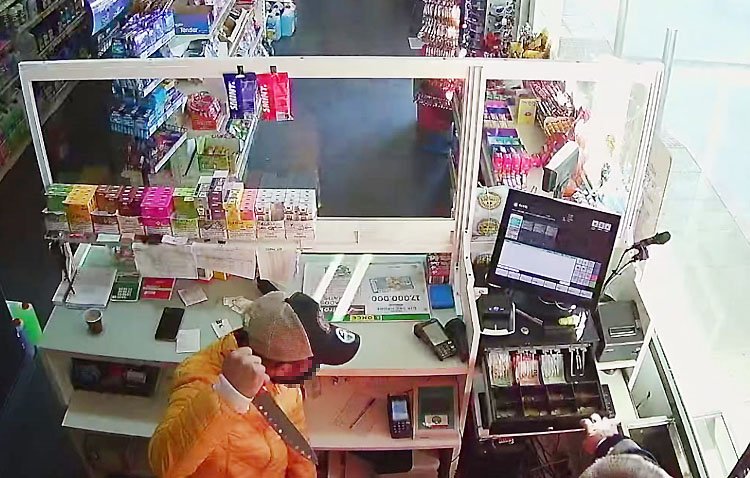 Ingresa en prisión un hombre tras cinco atracos a punta de cuchillo en gasolineras y en una vivienda