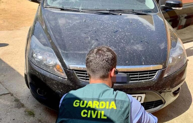 Dos detenidos en Utrera por la venta de vehículos robados a los que se les falsificaban las matrículas
