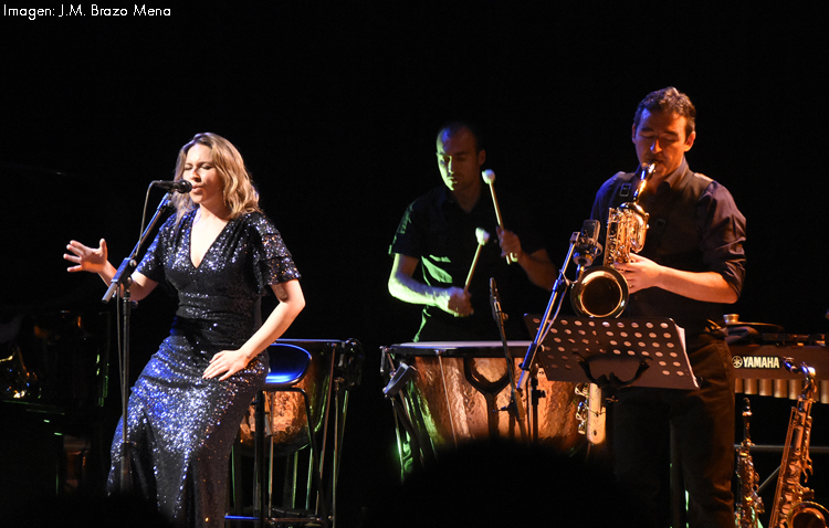 Dos utreranos en el concierto de la cantaora onubense Rocío Márquez