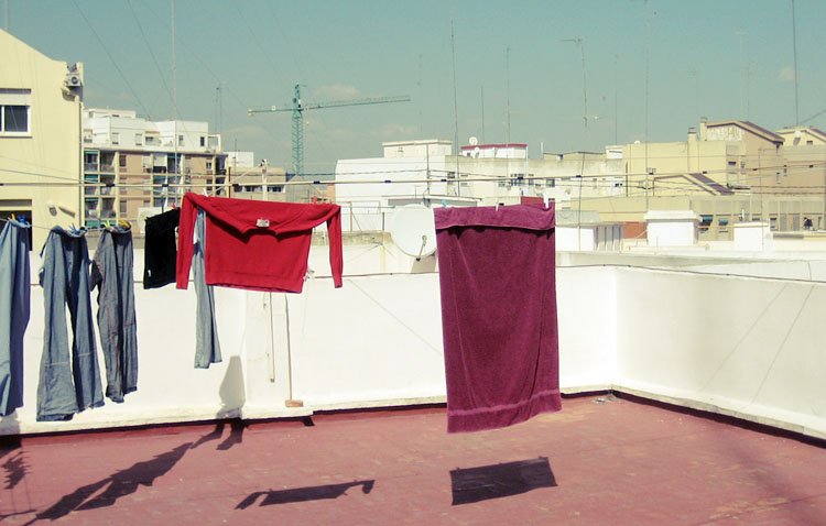 Consigue recuperar la ropa tendida que le habían robado en su azotea