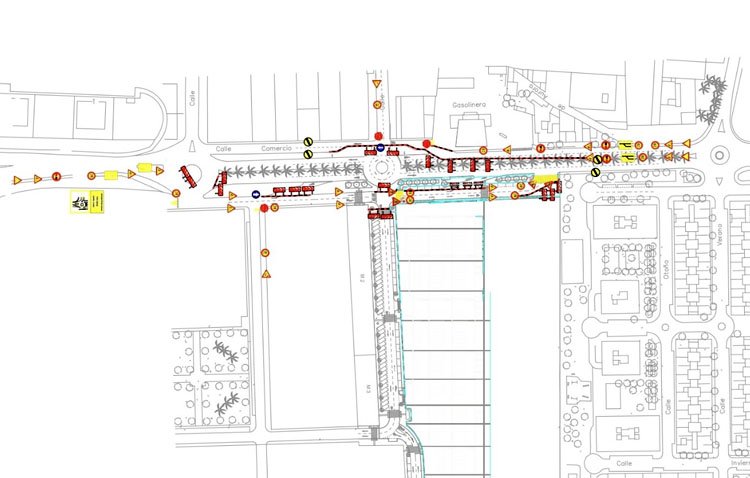 La avenida Alcalde José Dorado Alé desvía el tráfico por sus vías de servicio para construir una nueva rotonda