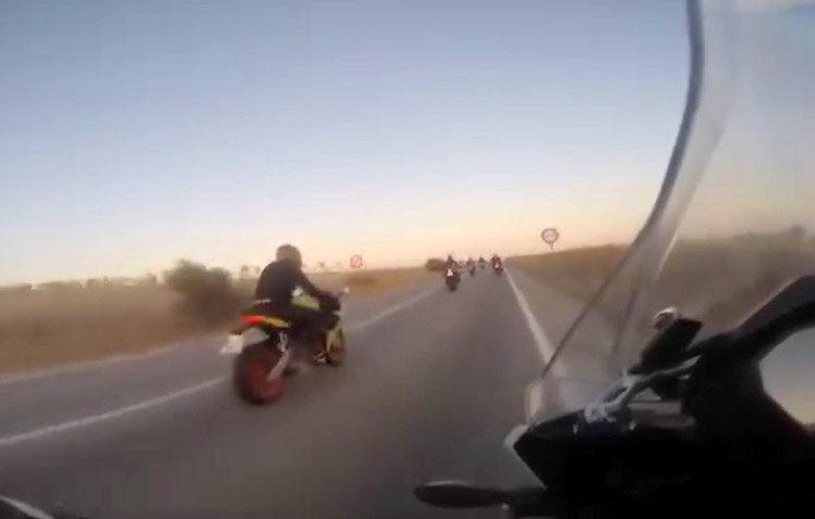 El motoclub ‘Los apretaos’ de Utrera organiza su tercera ruta motonocturna por la comarca
