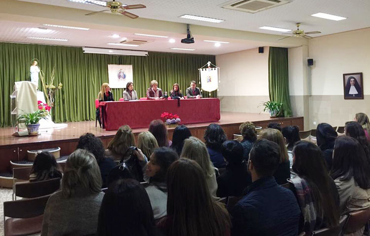 El colegio Sagrada Familia celebra su séptimo encuentro de antiguos alumnos