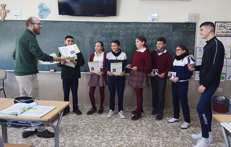 El colegio Sagrada Familia de Utrera celebra con diversas actividades el «mes janeriano»
