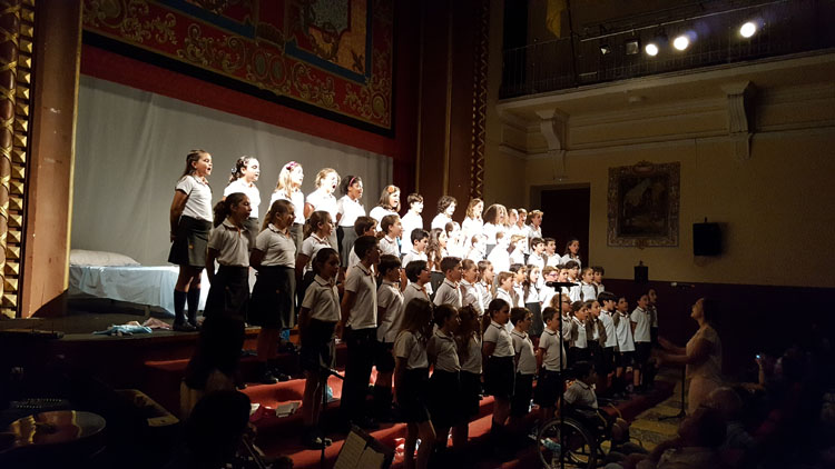 Los alumnos de los Salesianos representan un teatro sobre María Auxiliadora