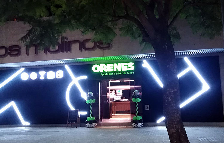 Podemos denuncia el «disparate» de abrir un local de apuestas junto a los recuperados cines de Utrera