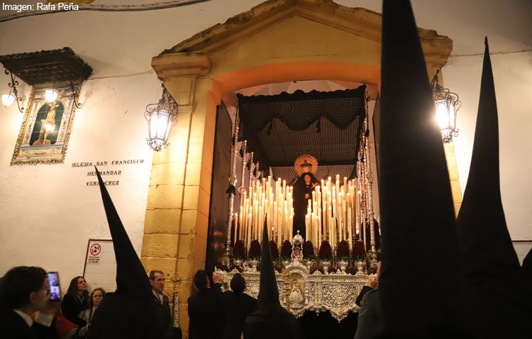 Y al séptimo día salió el sol para que Utrera disfrutase de un Sábado Santo inolvidable [GALERÍA Y AUDIO]