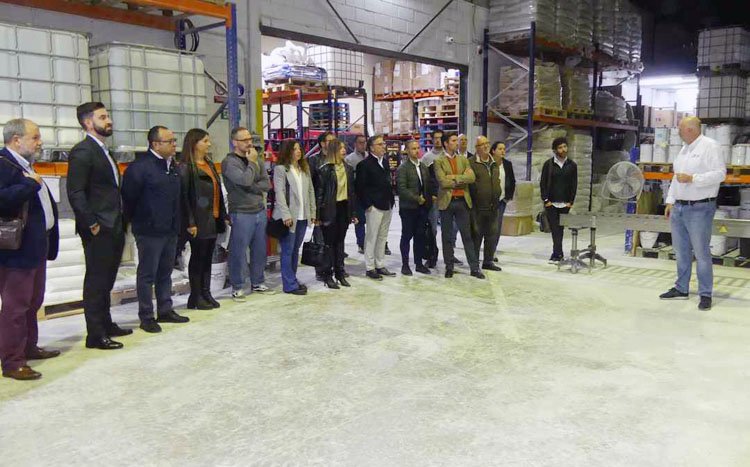 El Círculo Empresarial de Negocios Sur visita un innovador proyecto de fabricación de aislantes térmicos sostenibles en Utrera