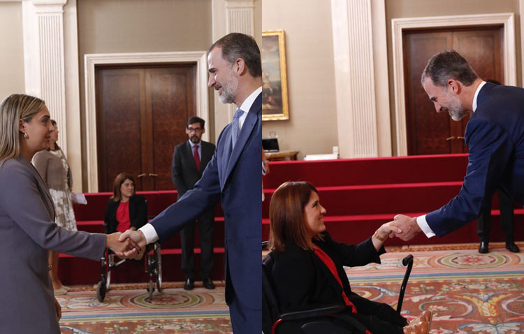 El rey Felipe recibe a las dos utreranas que han iniciado su trabajo como secretaria judicial
