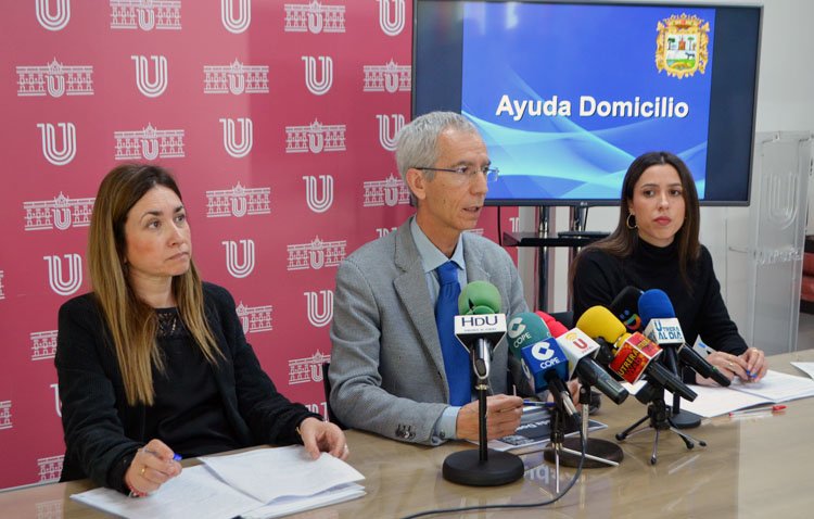 La empresa OHL, nueva adjudicataria del servicio de ayuda a domicilio por ocho millones de euros durante dos años
