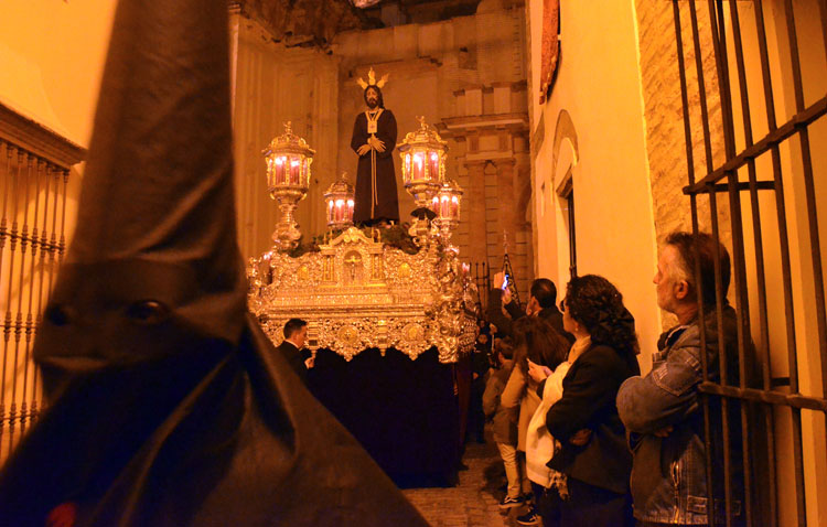La hermandad del Silencio repasará su estación de penitencia con cuatro vídeos
