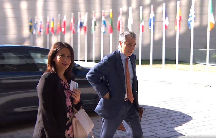 La utrerana Silvia Calzón, en el Consejo Europeo de Sanidad celebrado en Luxemburgo [VÍDEO]