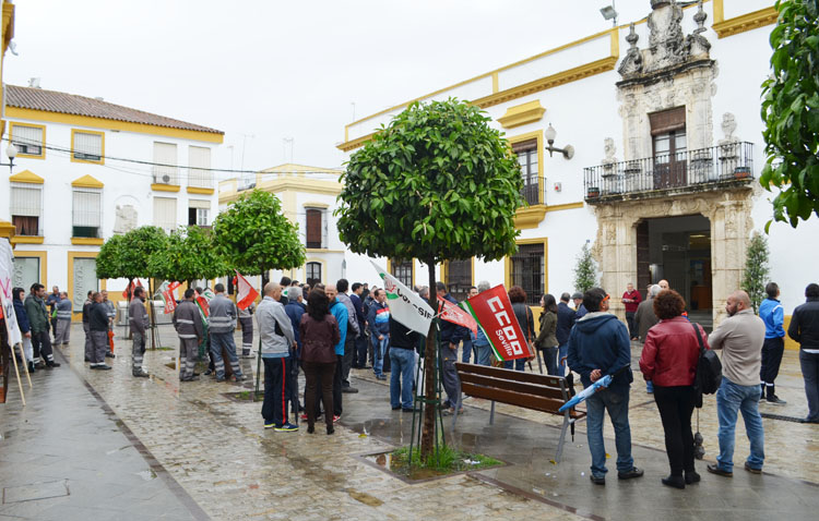 Los sindicatos aseguran que no se van a «amilanar ni arrugar» frente a la actitud «provocadora y desafiante» y a la «persecución y el acoso»