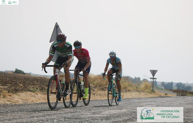Nuevas victorias para los ciclistas utreranos Raúl Nieto y María del Carmen Calvo