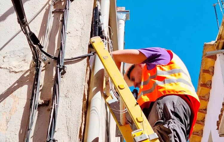 El ‘apagón del cobre’ deja a muchas personas sin teléfono fijo ni Internet en Utrera